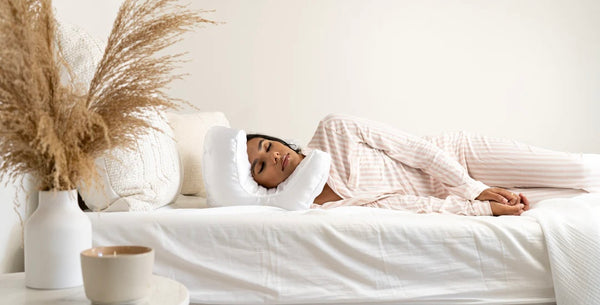 The Anti-Wrinkle Beauty Pillow - Hammacher Schlemmer